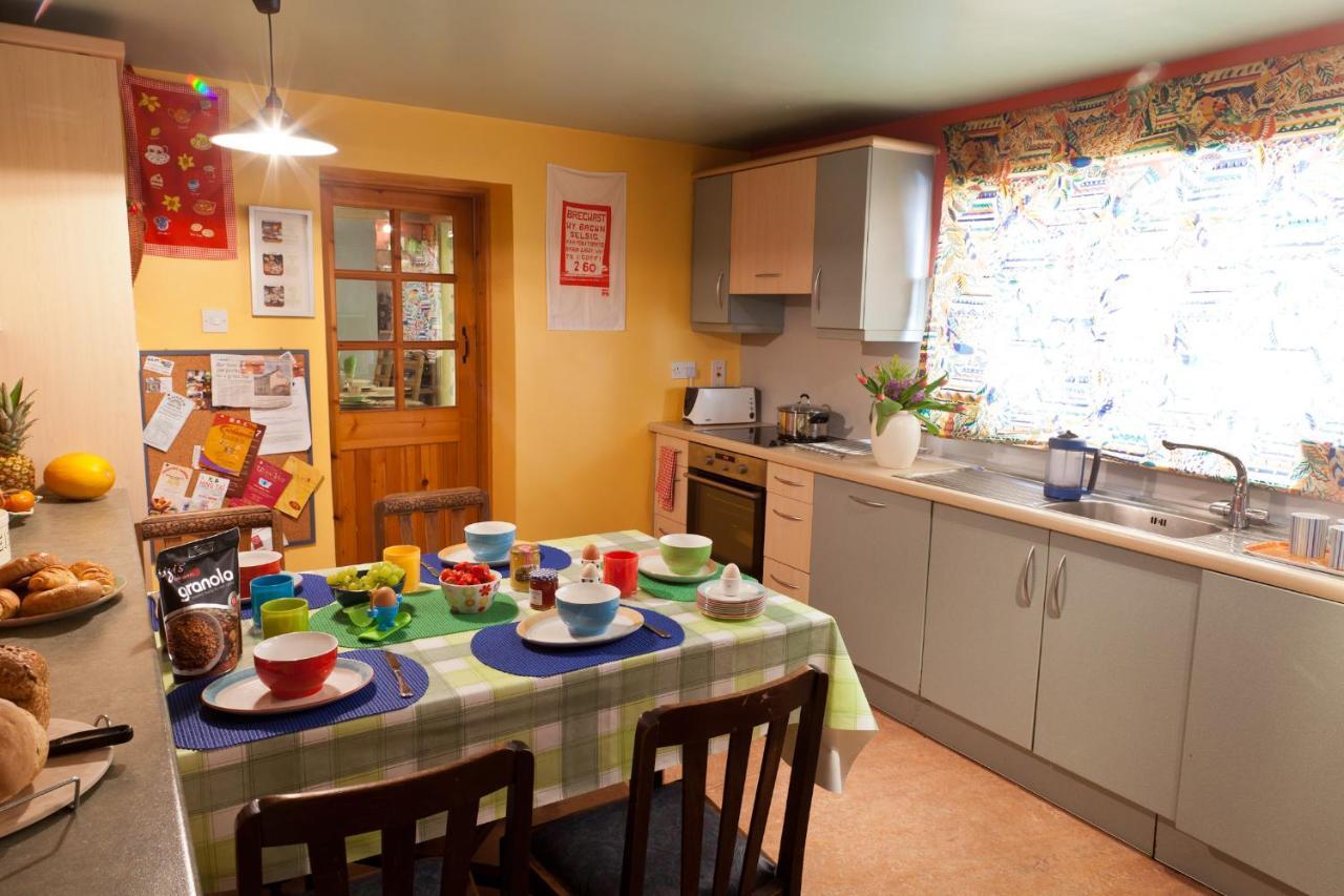 1 Tan Yr Eglwys Barn Cottage Pontardawe 외부 사진