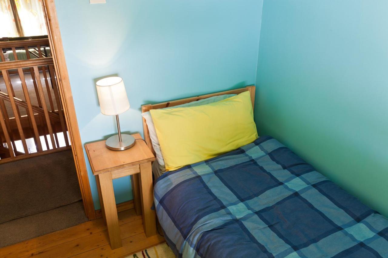 1 Tan Yr Eglwys Barn Cottage Pontardawe 외부 사진