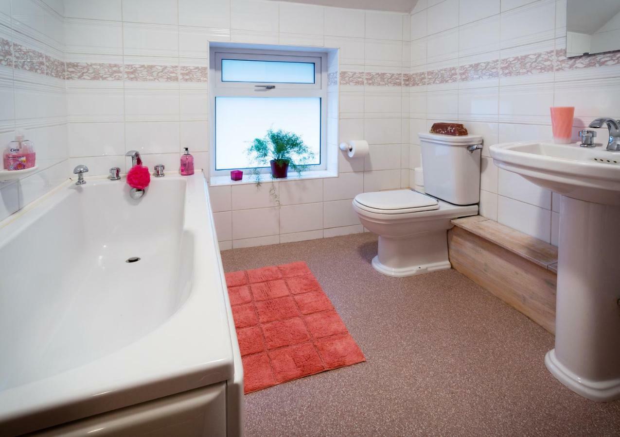 1 Tan Yr Eglwys Barn Cottage Pontardawe 외부 사진