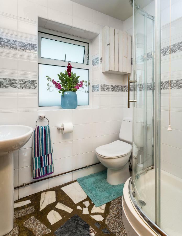 1 Tan Yr Eglwys Barn Cottage Pontardawe 외부 사진