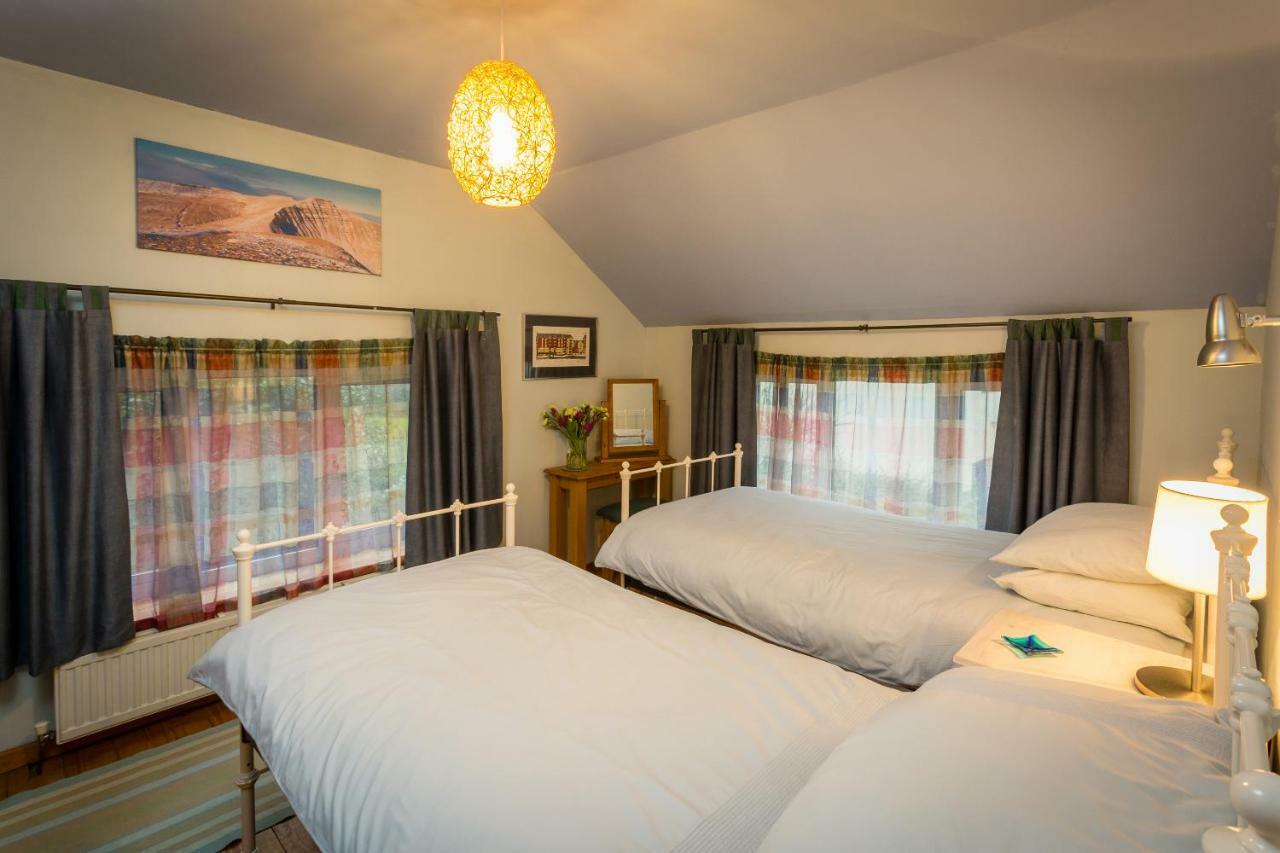 1 Tan Yr Eglwys Barn Cottage Pontardawe 외부 사진